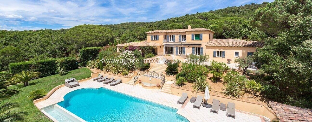 Magnificent villa with a view on the Village of Ramatuelle