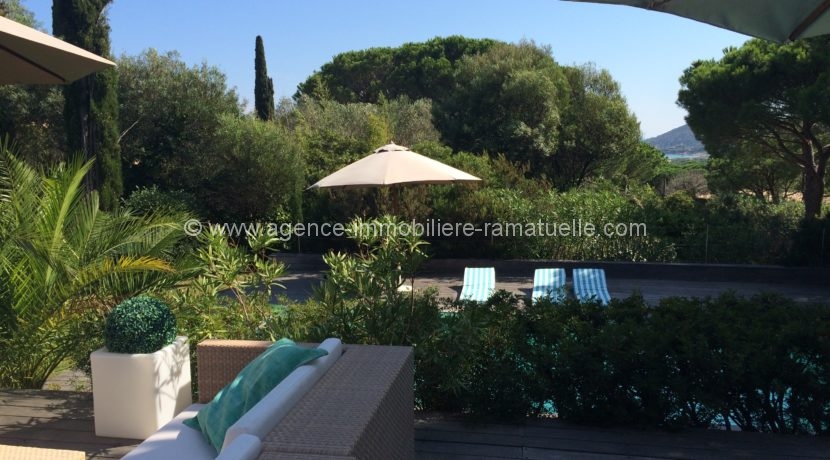 Terrasse piscine vue