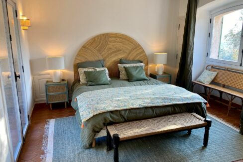 c69c1549-797a-4e79-a285-d82b48ce7c41