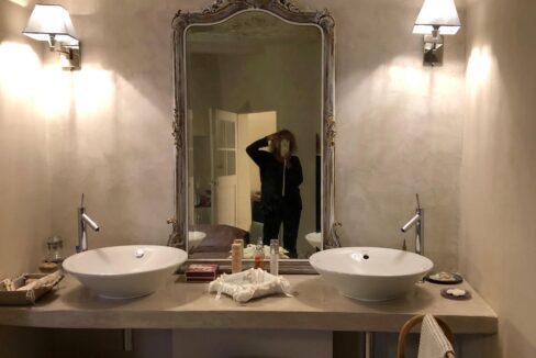 056c10a1-bc72-4810-97cc-44008ce27d27