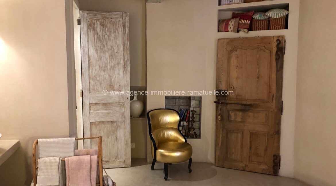 f51fd300-0cd9-450c-b197-993520b5e0c0