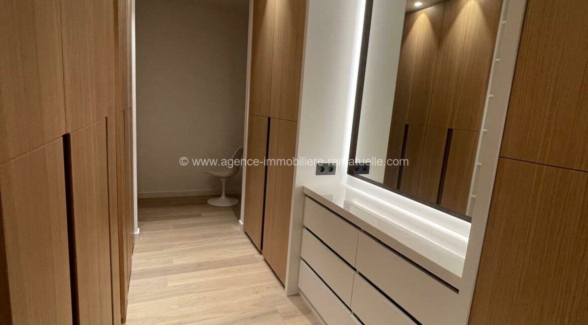 b2784837-1139-443a-b706-fb733662189a