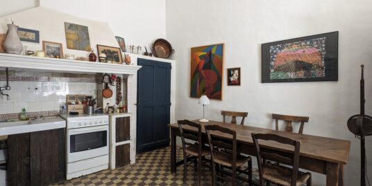 Studio donnant sur la placette Centre historique de Ramatuelle