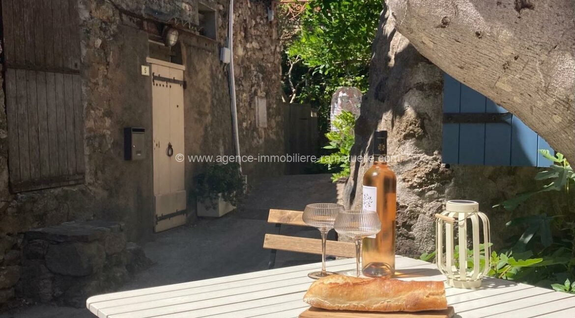 ff9d5b2c-18f6-4f15-a870-786d87a0e338