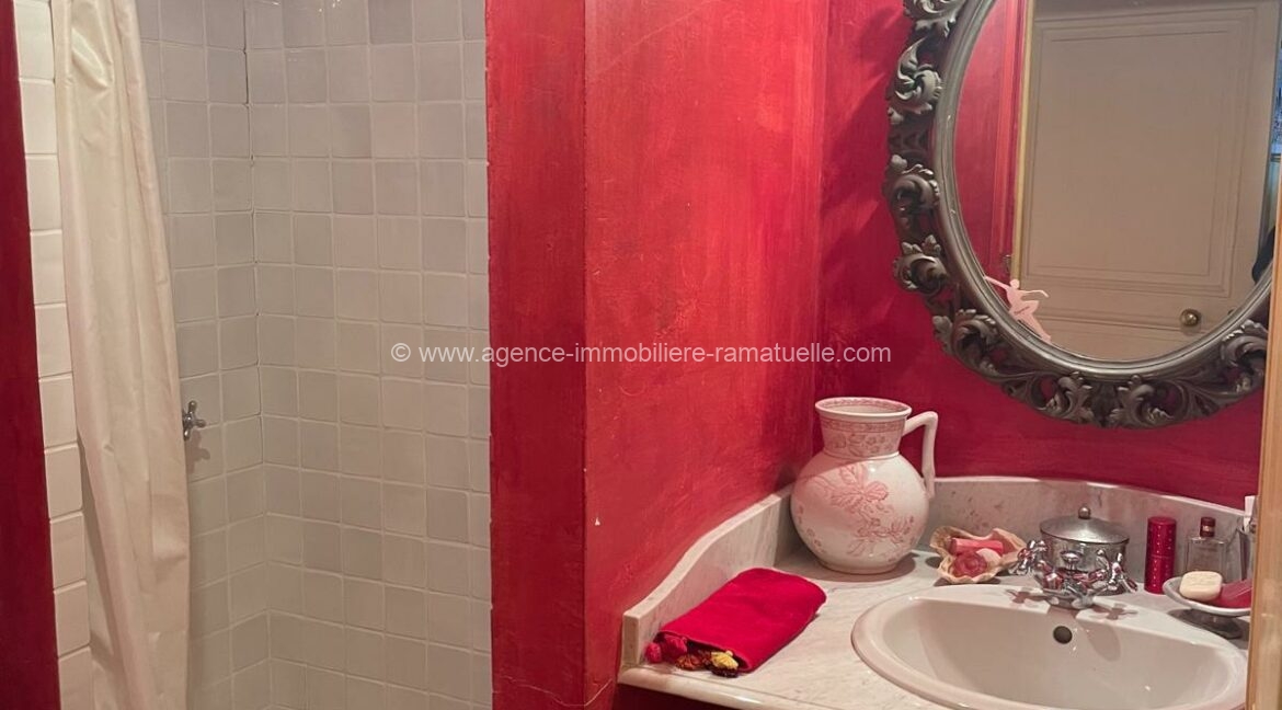 d2445280-7da2-4856-a148-bc1662b1aa59