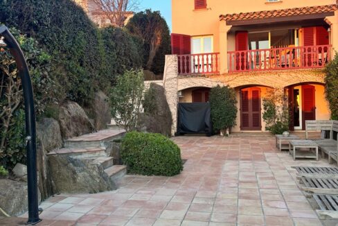 b495db86-55ab-4cbd-89ce-411cef8a5a8c