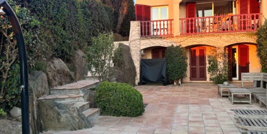 VENTE EN EXCLUSIVITÉ – PIEDS DANS L’EAU – BIEN RARE – Domaine de la Bonne Terrasse Ramatuelle