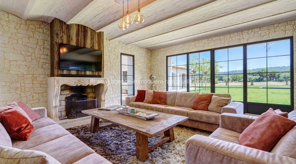 c63a7709-36e6-4cd8-8a60-51db3763cbf1