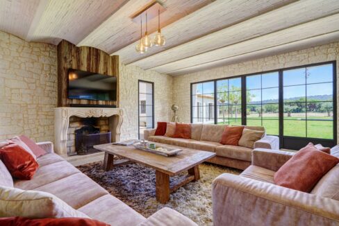 c63a7709-36e6-4cd8-8a60-51db3763cbf1