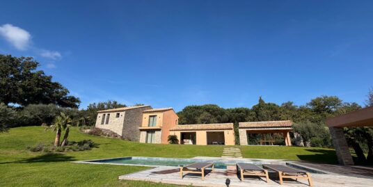 Near the village | New contemporary villa 200 m² | Land 6 835 m²- Ramatuelle