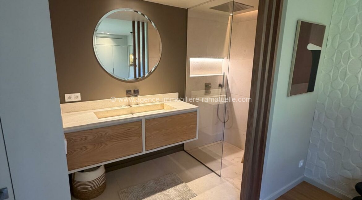 8c8e68a9-db0e-417f-9b80-db741796f37b