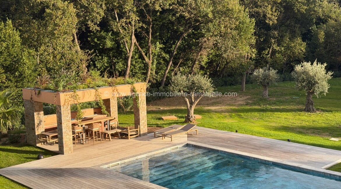 e7b1418a-f247-42cb-805e-ec46d93571fd