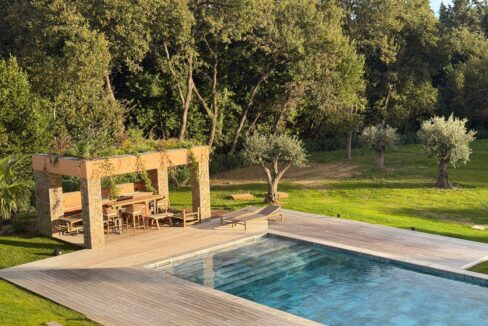 e7b1418a-f247-42cb-805e-ec46d93571fd