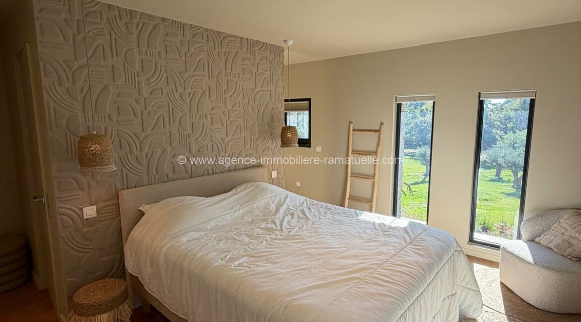 f6819c0e-4fa4-40ab-8043-5f5d05f4196d